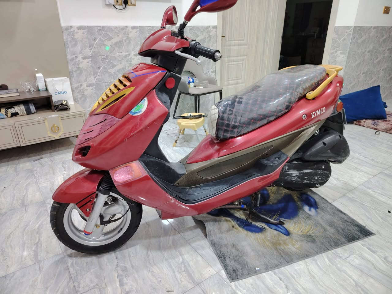دراجه كايمكو مرقم بسمي تحويل ثاني يوم محرك 250 نضام راديتر يعني تبريد مي  السعر جوه سوكها ٩٠٠ وبيها مجال او مراوس بايسكل شحن وفرق مكان دراجه سجاريه ***********
