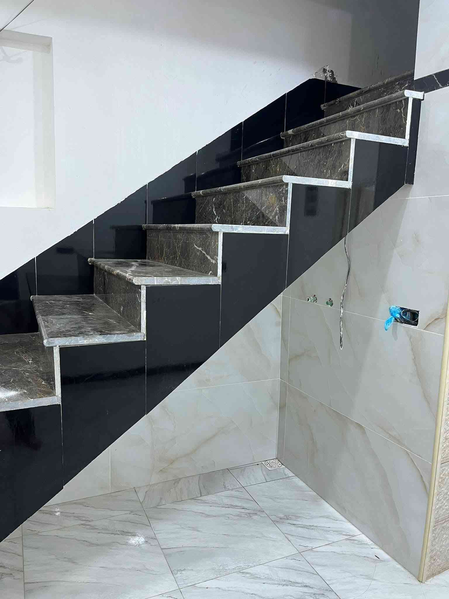 عمل سيراميك درجه اولى ضمان وقتناع صاحب المنزل بانسب الأسعار الاتصال على رقم واتساب ***********
