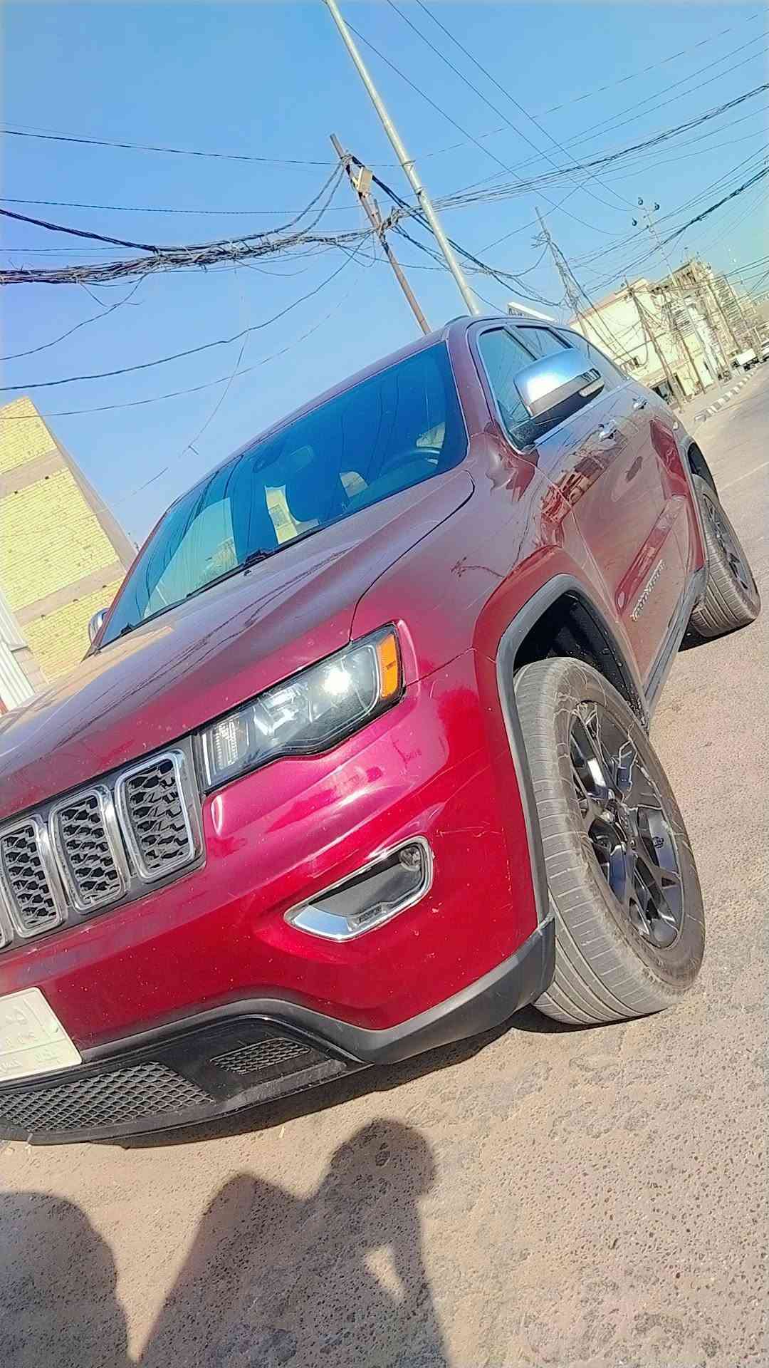 للبيع جيب كراند شيروكي 2020 محرك 6 اسلندر 3600 لمتد فول مواصفات حادثها جاملغ او بنيد مال أمريكيه مبدل بيها فخذه من البنط شغل درجه اولى اوبيها مكانات البيبان صبغ موجود عندي الصور الي يريد يجي خاص السعر. 175 او بيها مجال 

1 رادارات جانبيه
2 حساسات
3 رادار أمامي
4 توقف ذاتي عند الرجوع
5 كشنات كهرباء خزن ميموري
6 استيرن كهرباء
7 كشنات تدفئه تبريد
8 تبريد منفصل
9 بنوراما
10 جنطه كهرباء

للأستفسار والتواصل *********** متواجد ماسنجر
