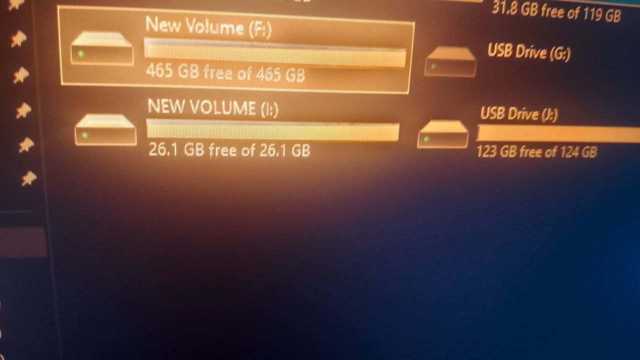 للبيع هارد HDD خارجي للpc أو لابتوب 
حاله: شبه جديد ونظيف 
حجم: 500g 
سعر: 15ألف 
توصيل جميع محافظات 
رقم:***********
