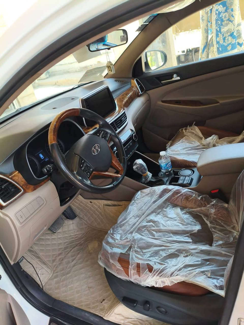سلام عليكم توسان موديل 2020 خليجي مكفوله كفاله عامه وقم بغداد دولي مكينه 2000 شركه كير شركه تخم تاير جديد حداديه جديده تبريد ثلج ❄️ ماشيه 73 حقيقي  فول عدا موصفات عدا ال بنراما بصمتين ويها مكان السياره بابل ***********
