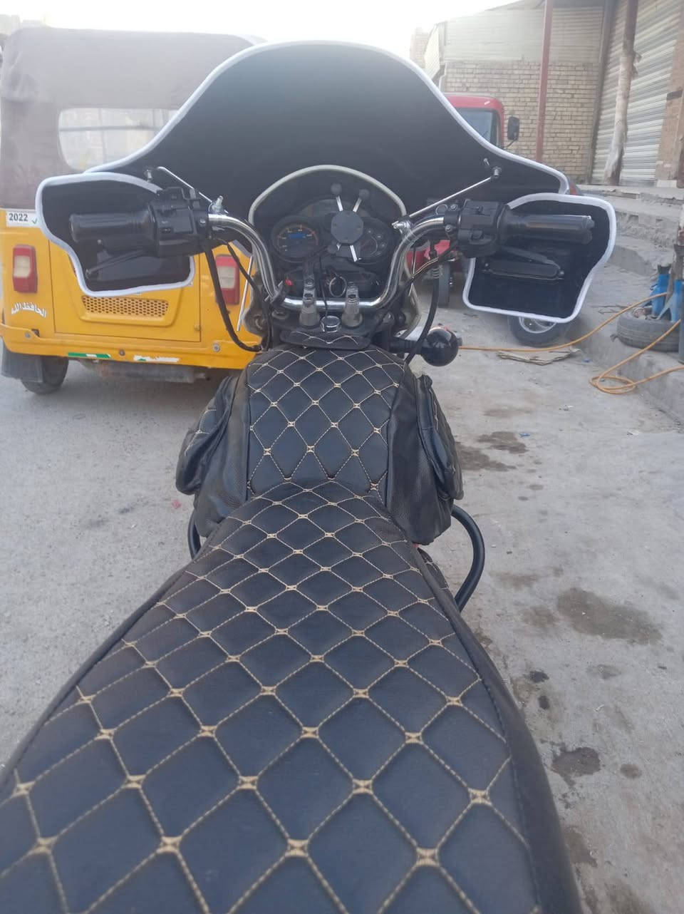 سلام عليكم شباب دراجه بوكسر مديد 22 دراجة خير من الله وصوت لمحرك يخبل سلف هندر بكل وكت دراجة تخبل بيه لايت زنون ثلجي إشارة دشبوله كله كامل تنكر وتطلع توكف بصف المحرك إذا سمعه تاخذهة بلاش جيب فيتر وتعال ماناقصهة برغي ربع مذب عليه سعر800وبيه مجال حك جيه عنواني بغداد مدينة الصدر واتساب *********** و رصيد
