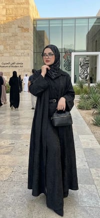 طقم أسود • قماش سفانا • مقاسات L-XXL