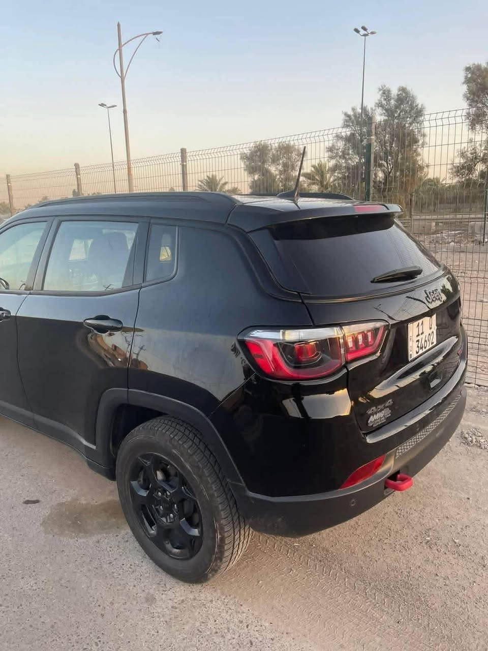 🚘✨ للبيع | جيب كومباس تريل هوك 2024 ✨🚘
🇺🇸 رقم بغداد بسمي | مواصفات أمريكية | شبه جديدة

السلام عليكم،

معروض للبيع سيارة فاخرة ونظيفة جداً:

🔸 النوع: جيب كومباس Trailhawk

🔸 الموديل: 2024

🔸 المنشأ: أمريكي

🔸 الرقم: بغداد

🔸 المسافة المقطوعة: فقط 23,000 mi

🔸 الحالة: بدون أي قطرة صبغ 

🔸 الكتلوكات: مختومة وبالكيس

🛠️ المواصفات:

✅ محرك 2000 تيربو – قوة وكفاءة

 كار بلي  واير لس +اندورويد اوتو 

متعدد الوضعيات القيادة 

اوتو -جبال -ثلج -صخور -رمال -نزول منحدرات 

رادارات جانبيه +امامية 

تحديد مسار 

سياقة اليه 

✅ نظام الدفع الرباعي (4WD)

✅ حساسات أمامية وخلفية

✅ إشارات جانبية في المرايا

✅ إنارة LED نهارية

✅ تصميم Trailhawk الرياضي المعروف بالفخامة والأداء

📞 للتواصل: ***********
+964 776 425 3779

   

سيارة معروضه للبيع 

وبالعافيه للياخذه 

الي يريد صور حادث يراسلني 

📍مكان سيارة بغداد

🔸ملاحظة ضربتها من امريكا دعامية امامية مصلحة وبنيد راجع بارد 

🔸محرك و كير مكفولات

وبالعراق بيها بارد وتكحيل بالجاملغ الخلفي

سنوية باسمي تحويل ثاني يوم

سعره1٦٠$
