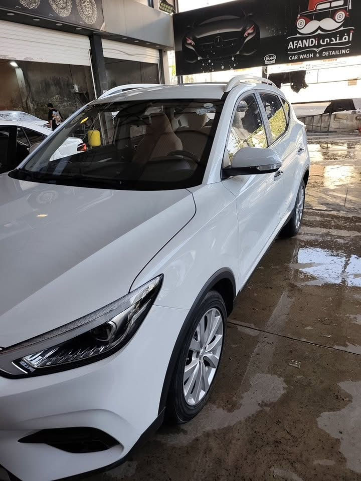 MG ZS 2023 Comfort (ئێمجی زێد ئێس - کۆمفۆرت)
مۆدێل: 2023
 مواسەفات: کۆمفۆرت (Comfort)
 کیلۆمەتر: 52,000 کم ڕۆشتووە
 دۆخی بزوێنەر و لاشە: زۆر خاوێن، بێ بۆیاخ، بە شەرت
 زەمان: زەمانی شەریکەی ماوە
 سێرڤس: تازە سێرڤسی تەواوی بۆ کراوە و هیچ مەسرەفێکی تێدا نییە
گرنگترین مواسەفاتەکان:
 مۆتۆر: 1.5 لیتر (بێ کێشە و زۆر ئابووری لە بەنزین)
 گێڕ: ئۆتۆماتیک CVT
 دیزاین: ویل ڕیم 17، ڕووناکی LED،  
 تەکنەلۆژیا: شاشەی گەورەی 10.1 ئینج (Apple CarPlay & Android Auto)، کامێرا و حاسەی دواوە، کروز کۆنتڕۆڵ (جێگیرکەری خێرایی)
 سەلامەتی: ئەیڕباگ، ABS ،ESP، سیستەمی جێگیربوون لە هەوراز و نشێو، چاودێری پەستانی تایەکان (TPMS)
 ئاسوودەیی: کامێرای دواوە ، ئاوێنەی کارەبایی
 نرخ: $11,700 (117 وەرەقە) و معامەلەیەکی کەم
 ژمارەی پەیوەندی ( ***********)
