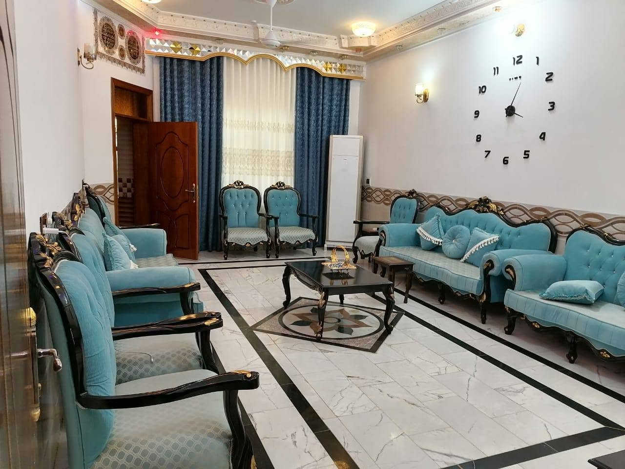 السلام عليكم
دار للبيع المكان حي الزهراء شارع الشباب قرب جنة الفواكه بالفرع ثالث بيت على اليمين 

المساحه 250 متر² النضافه 100%

حدقه وطرمه 

حمام خارجي

صاله 7 ونص × 4 ونص 

مطبخ 5 × 4ونص

وهل 4x9

مجمع صحيات5x4

الطابق الاول 3غرف نوم

غرفة نوم 7ونصx4 ونص

وغرفه 5 ونص4x

,,وغرف جاهزه بدون باب

وجمع صحيات

وبيتون كبير والسطح اشتايكر

تلفون صاحب الدار

***********
