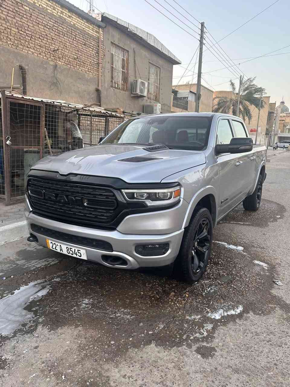 رام لمتد موديل 22
فول الفول مواصفاتها جكات تعله وتنصه بامنوراما داتوشو شاشه كبيره رام بوكس وباب البدي قطعتين رادار جانبي وتوقف ذاتي واوتو بارك  و6كامرات دوس كهرباء وكشنات تبريد وتدفئه امامي وخلفي استيرن تدفئه ومطعم بصاج وسستم صوت هارمن كاردن وهواي مواصفات يطول شرحهن ماشيه 138 
حادثها سرقه ومرجعه نفس غراضها يعني كلين  وصار بيها حادث بلعراق باب الخلفي نصبغ وربع الجاملغ الخلفي بارد وجراد ربع البنيد والتكمه مرشوشات كلير بدون اي حادث و ارباك 
مسويلها صيانه كامله من حداده ومبدل جوبلسات اصليه ومبدل منضومة كامله بانزين يعني مابيها اي كلوب مشتعل كامله من كلشي اي نقص مابيها
سعرها 28 مناسب جدا قياسا بنضافتها 
مكاني ميسان مركز المدينه
***********
