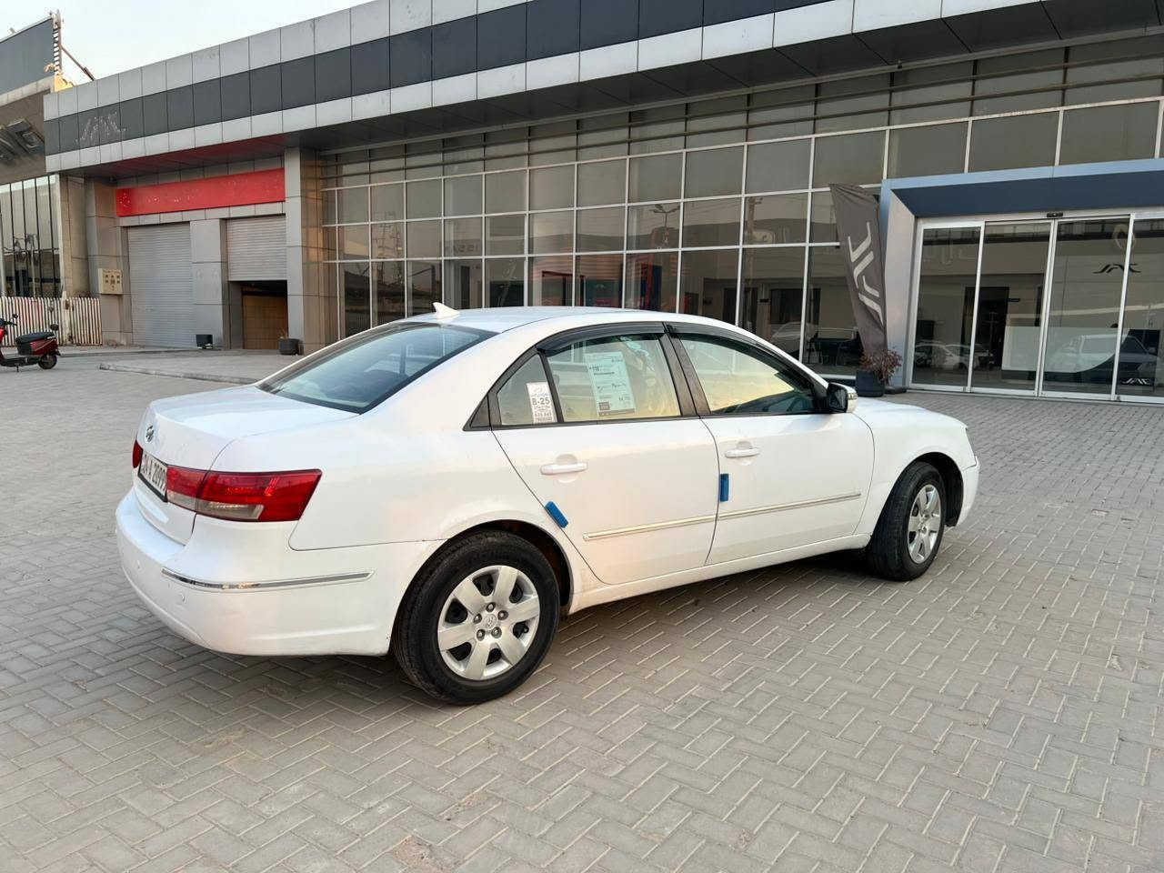 السلام عليكم
هيونداي سوناتا 2010 خليجي لون ابيض 
رقم دهوك انكليزي تحويل مباشر 
مكينه 2400 المرغوب 
مكينه وكير كفاله 
تبريد تدفئه شغال وبحاله جيده 
تخم تاير جديد 
حداديه سليمه 
كهربائيات شغاله 
داخل لونين بيجي واسود
اشاير بالمري 
لد لايت 
حساسات خلفيه 
السياره جاهزه وما ناقصها ربع 
بيها قطعتين صبغ فقط
السعر 110 ورقه 
العنوان بغداد شارع فلسطين 

***********
***********
اتصال او واتساب
