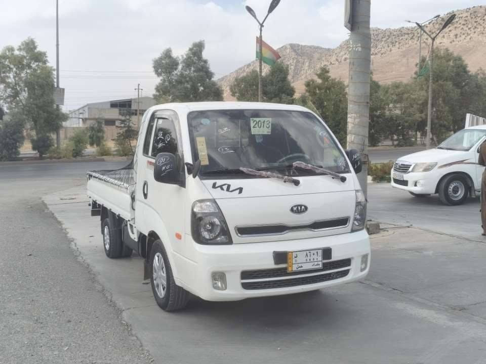 سڵاوی خواتان لێبێت 
کیای 3000ی سۆپەری  مەکینە ڕەشی مەکینە گەورە
مۆدیل/2013ی بیلاد/سەیارەکە نمونەیە لەجوانی 
گێڕ و مەکینەو  ئەکسلی بەشەرت/ 
تازە داغڵبوو برێک هاند برێکی بەستراو ڕۆنی گۆڕاوە  کامل مەسروف 
مەکینەی هەڵم و بوغار و دووکەڵ بەشەرت سەیارەکە نمونەیە لە جوانی 
ناونیشان/تەکیە 
بۆ زانینی نرخی ئەم سەیارە نمونەیە تەلەفوونکەن بۆ ژ.م/***********/*********** السليمانية, العراق

نص مكتوب في الصور:
- ***********
- ***********
