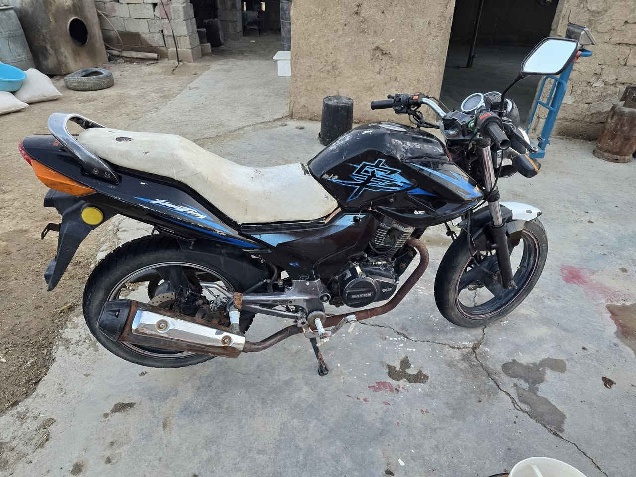 السلام عليكم دراجه لبيع مديل 19 اوارق اصوليه  {المحرك مستحق تجفيت} السعر 550 وبيها مجال قليل ) العنوان واسط الحفريه تاج الدين الاستفسار الاتصال ع 
***********
