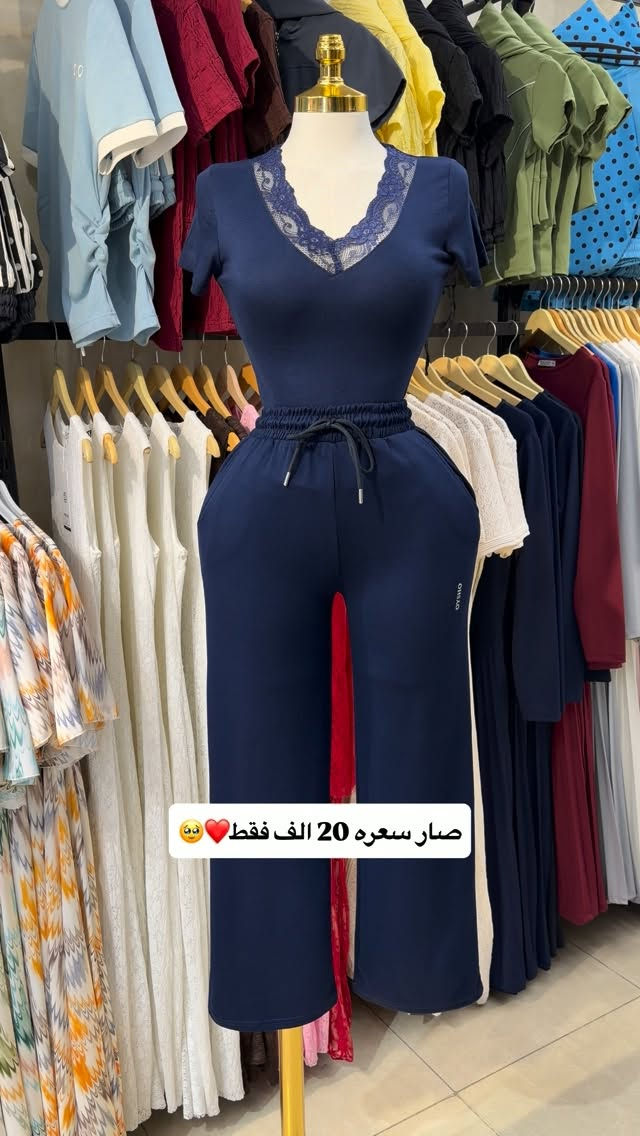 الموسم الصيفي ويانا غير😍❤️
تراك خامه صيفيه بارده🫰🤍
متوفر بجميع القياسات والالوان💕✨

نص مكتوب في الصور:
- صار سعره 20 الف فقط 🥺❤️