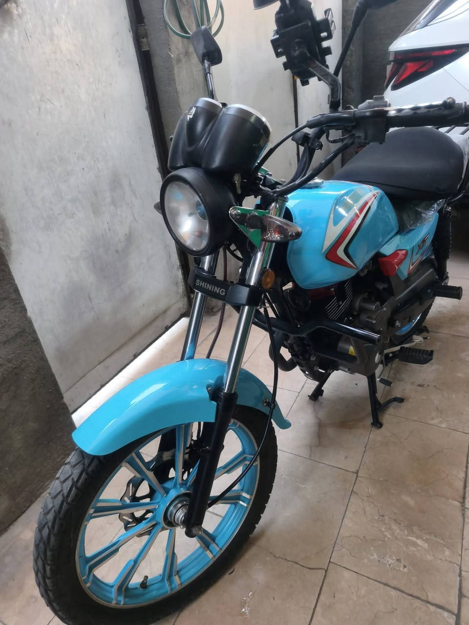 سلام عليكم 
سعر مليون و 400 وبيهة مجال 

دراجة شاينك 23 رقم بغداد بأسمي 
كلشي تريد تعرفه حجيته وصورته بالفيديو
نظافة 100 % مكينه مكفولة من كلشي ناعمه وسريعه ودهن امزويل داخل مكينه نظيف جدا 
كلشي ما نقصه حلوة دراجة بس بيهة عطل بالنمره 3 عطلانه وباقي شغال وكلشي طبيعي يعني من تنمر لازم تعبر من 2 الى 4 كبل 
باقي دراجة مكفول وكلشي شغال دراجة مال واحد يريد يشتغل بشي ما يكلفه هواي ونظيف 
مكاني بغداد 
***********
