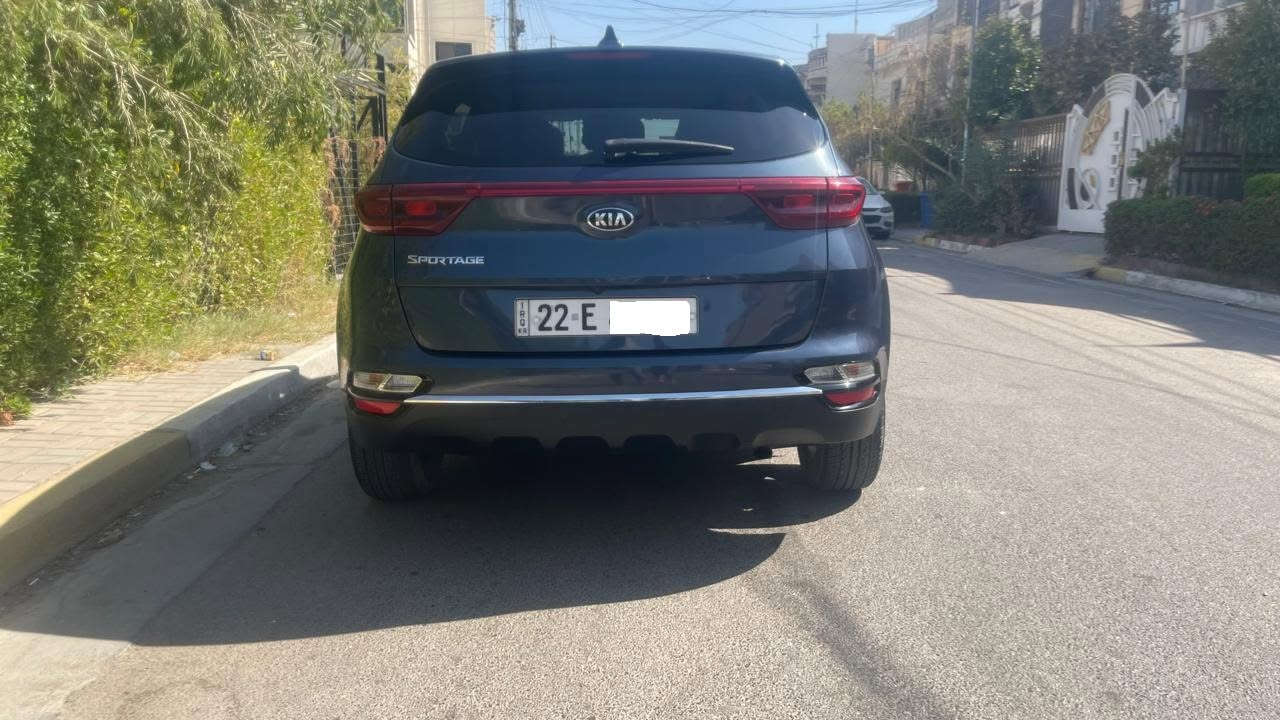 السلام عليكم للبيع كيا سبورتج وارد امريكي موديل 2022 رقم اربيل رقم جديد انكليزي  حادرثها بسيط وصور الحادث والسونار موجودة بالمنشور بدون ايرباك بدون دواخل موصفات عاديه شاشه كامره خلفيه تحكم ستيرن رادار امامي سياره كل نقص مابيه جاهز السعر 145 وبيها مجال  للاتصال ***********
