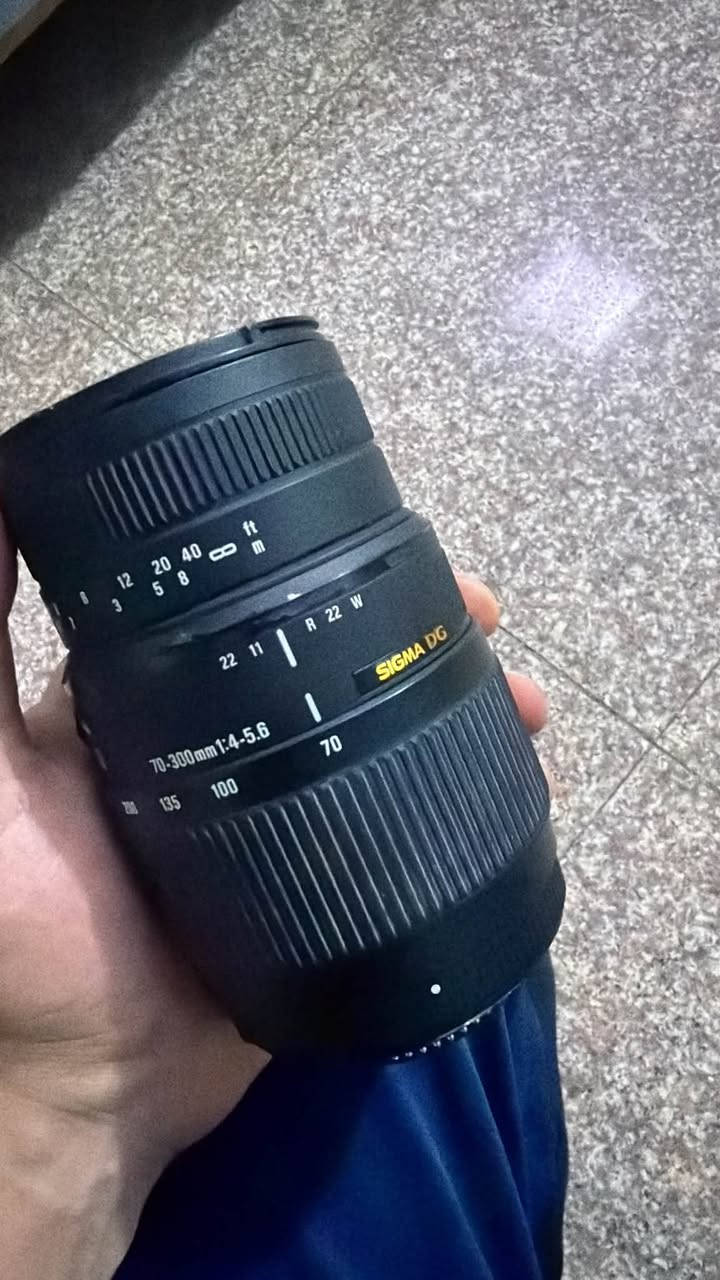 nikon d 7200
نيكون مستعمل كفاله جداً نظيفه  95%
شتر ١٥ الف 
ملحقات كامله ( حقيبه / رامات عدد ٢ / زوم عدد ٢ ) 
 تواصل *********** واتساب / بغداد وتوصيل موجود
