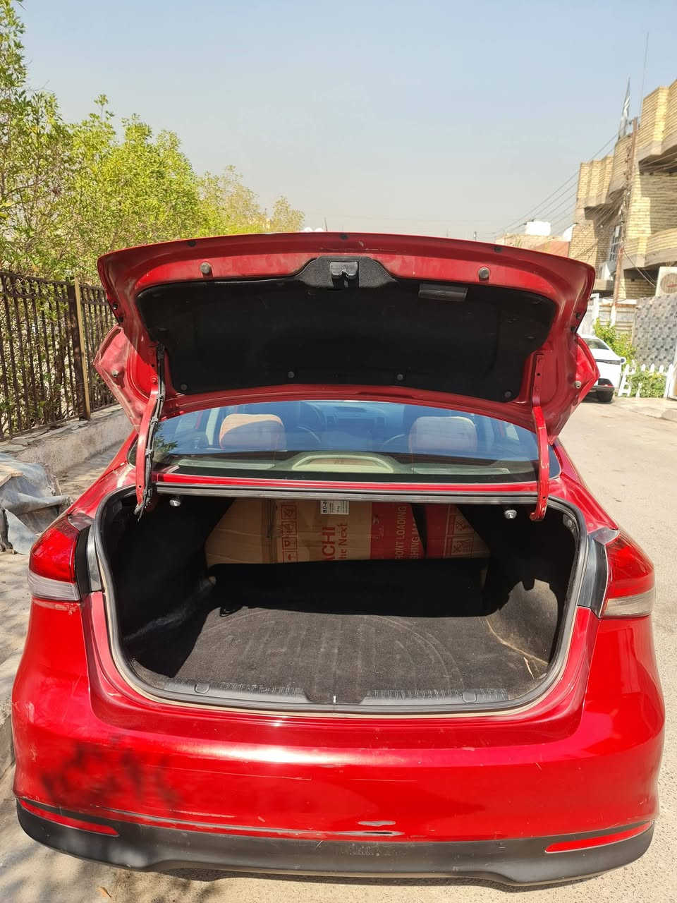 فورتي 18 S وارد امريكي بيها جاملغ ايمن و بنيد راجعات نفسهن و جاملغ خلفي بدون ايرباك حادثها كلش خفيف  و بل عراق نفس الجاملغ الخلفي بي شخوط نقصها فقط بوليش و تكحيل مواصفاتها معروفه ثلاث أنظمة قياده اقتصاديه حيل ما بيها نقص بل حداديه او الكهربائيه السياره بأسمي و تحوبل مباشر سعرها 103 و بيها مجال ***********
