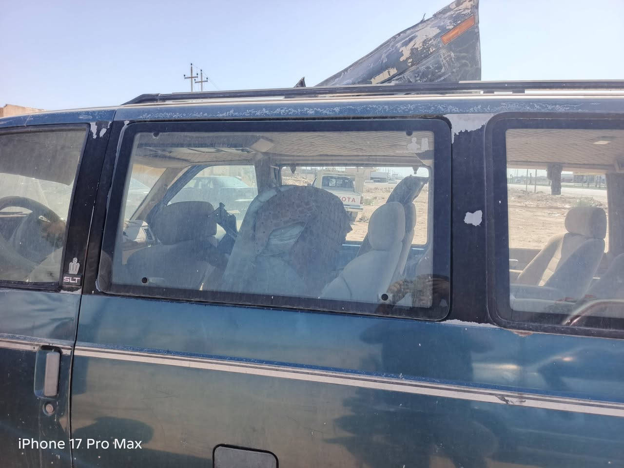 السلام عليكم فان استرو🕸 تفصيخ 🕸 صدر فور ويل 5برغي اكسل شرط عنوان تكريت  يوجد توصيل لجميع المحافظات ***********

نص مكتوب في الصور:
- iPhone 12 Pro Max
- iPhone 17 Pro Max