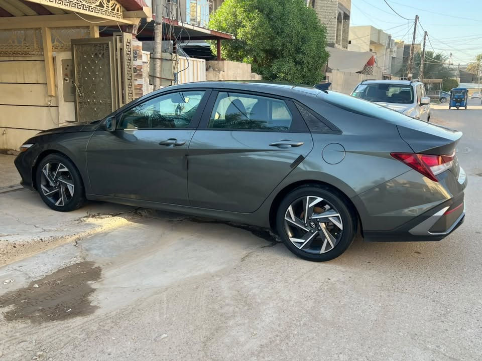 🚗 هيونداي النترا SEL 2024

🌏 وارد أمريكي

🔺 المواصفات

▪️ محرك 2000 DOHC دوش

▪️ كير على وضع الشركة

▪️ بصمة تشغيل وأبواب وجنطة

▪️ تشغيل عن بعد ⚡️

▪️ جنطة ذكية تفتح أوتو عند الاقتراب 🚶🏻‍♂️

▪️ دشبول إلكتروني متصل

▪️ إنارة داخلية محيطية متعددة الألوان 🌈

▪️ رادارات 360 درجة

▪️ رادار جانبي للنقطة العمياء ⚠️

▪️ رادار خلفي ‼️

▪️ رادار أمامي ❗️

▪️ تحديد مسار + سياقة آلية

▪️ توقف ذاتي عند الاقتراب من سيارة 🚳

▪️ لايت زينون عدسات + LED

▪️ كامرة دوارة

▪️ شاشة لمس، نفكيشن، Wi-Fi، GPS، Android Auto + CarPlay 📲

▪️ فول تحكم ستيرن

▪️ كروز مثبت سرعة

▪️ 3 وضعيات قيادة: Smart - Sport - Normal

▪️ داخل أسود

▪️ أوتو هولد + إطفاء المحرك الذاتي

▪️ منافذ USB / AUX / 12V

▪️ نظام ABS / مانع انزلاق

▪️ شاشة ضبط بالدشبول

▪️ حساس إطارات

▪️ ويل كب كروم

▪️ تبريد كلشي بلادي على وضع الشركة

▪️ كهربائيات ومحرك وكير وتبريد بدون أي عطل السياره بسمي شخصيآ واني مستوردها هزه جديده سنويه جديده رقم نكليزي السياره حادثها بمريكا فقط جاملغ راجع بارد بدون ايرباك وبلعراق صار بيها باب السايق والورا والباقي كلير توحيد لون بدون دواخل بدون ايرباك وشرط الفحص مكاني بغداد واي استفسار رقمي *********** السعر 140 وبيها مجال

