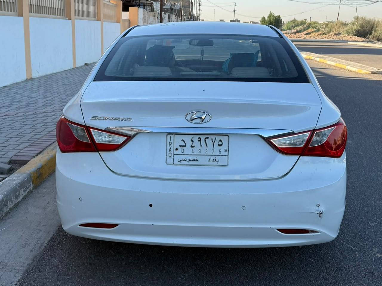محرك 2400 دوش وكير 6 سرعات بدون فتح على وضع البلاد 
ماشيه 93 الف ،حداديه وتايرات تمام رقم بغداد بأسمي تحويل بعد الشراء مباشر دواخل كلش نضيفه بيها شخطات واضحه بلصور يحتاج تكحيل وصبغ بسيط حول قبق البنزين بدون دواخل 
السعر 130 مع المجال القليل 
مكاني الديوانيه مركز المدينه  *********** 
الشراي يتصل خاص ماعندي ديوانية, القادسية
