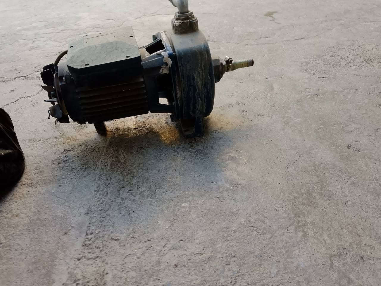 ئه و ماتوري ئاوم  هه يه زور به قوت  و 1انج و نيوا ئاو ده هه موو 4مانگ ئيشي كردوو  لوك لوك
