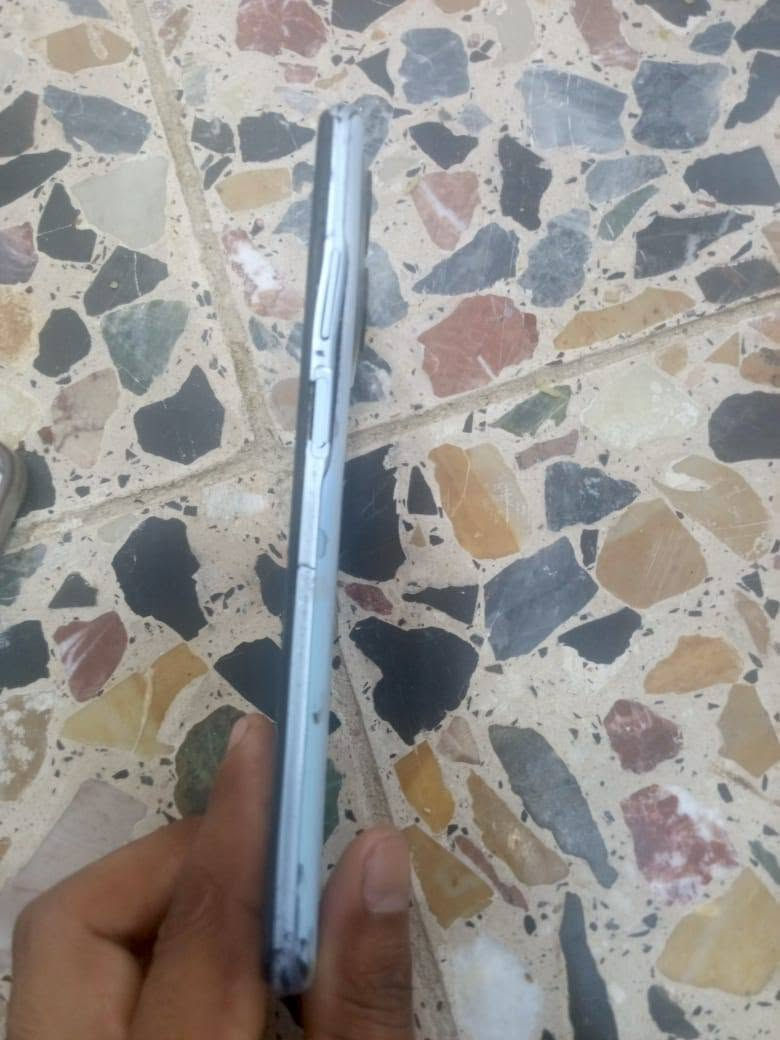 سلام عليكم مبايل اسمه HONOR X7a الجهاز  بي شغلتين السيم كرت ما يشتغل والصوت ناصي شويه وكلشي شغال بطاريته 6000 العنوان نجف كوفه حي ميسان *********** واتساب فيس متواجد السعر 40 الف
