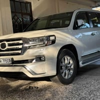 لاندكروزر للبيع مديل ١٨ رقم بغداد ماشيه 91 حقيقي سياره جديده ومكفوله ك...