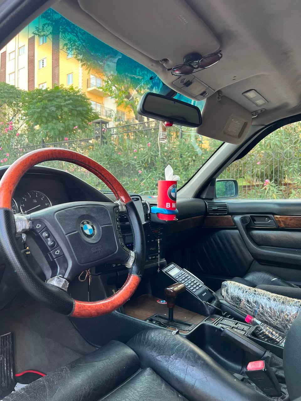﷽
BMW. 525. tomatic. 1994
مواسەفات ئەمریکی
مەکینە کەپس گێڕو مەکینە بەشەرت
کوشن جلد و سیاحی
شەش کەلە
سوکان ڤۆلیۆم
گێچ ئەڵقە
ئاوێنە دژەفول
تایەو ویل مشەبەک لۆک
سپێر بیلادی
پێش پان
دەبڵ چەکمەجە
ناو فۆرمیگا
لایت ئەڵقە
چوار جام کارەبا
ئاڕم پلاستیکی هەولێر بەشەرتی خرامە
سعری 56 وەرەقەو  معامەلە
***********
