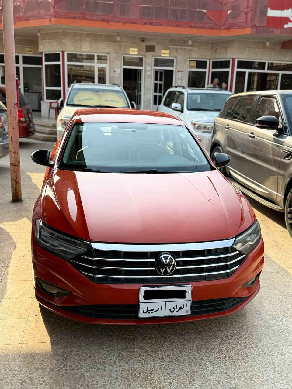 Vw jetta 2019 S 
ره نگ قه يصي ناو كريمي 
بستيك سه ري بؤنيت صوخ بي داخلي بي ايرباگ 
پشت و پيش كه پس ٤ تايه و ويلي خاويني له بنه 
٦٦ مايل رؤشتوه بي مسروفه تب هه ولير *********** أربيل, العراق

