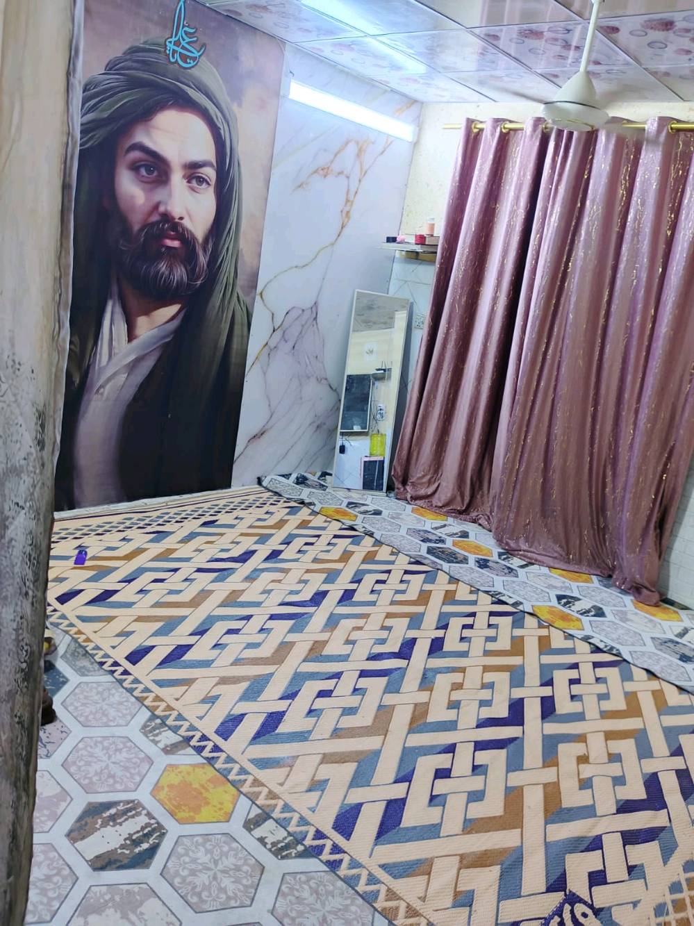 نص قطعه اللبيع بقطاع 26 ثاني نص قطعه عل ركن 
غرفتين نوم وصاله ومطبخ وصحيات معزوله ونضيفه  وسعره مناسب ٨٣٠٠٠٠٠٠ وبيه مجال لشراي
شكد المساحة بالضبط؟ وهل البيت/القطعة عليها طابو أو سند شنو نوعه، وبيه أي ملاحظة قانونية لو لا؟: 
مساحته ٧٢
