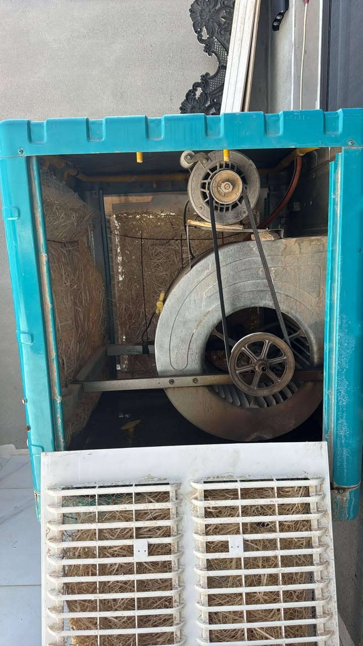 للبيع مبردات حجم 2ونص شرط الشغل ونضافه سعرهن ثنينهم ب200  الف جديد حته خياس مابيهن
***********
