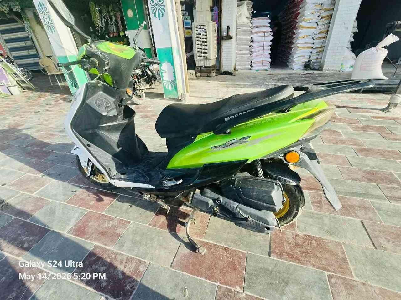 دراجه سكنس ١٤٠ اي نقص مابيه سلف هندر كل شغال كڤرات نضيفه سعر 350 وبيه مجال عنوان كربلاء استفسار خاص او على الرقم ***********

نص مكتوب في الصور:
- Galaxy S24 Ultra
- May 14, 2026 5:19 PM
- May 14, 2026 5:20 PM
