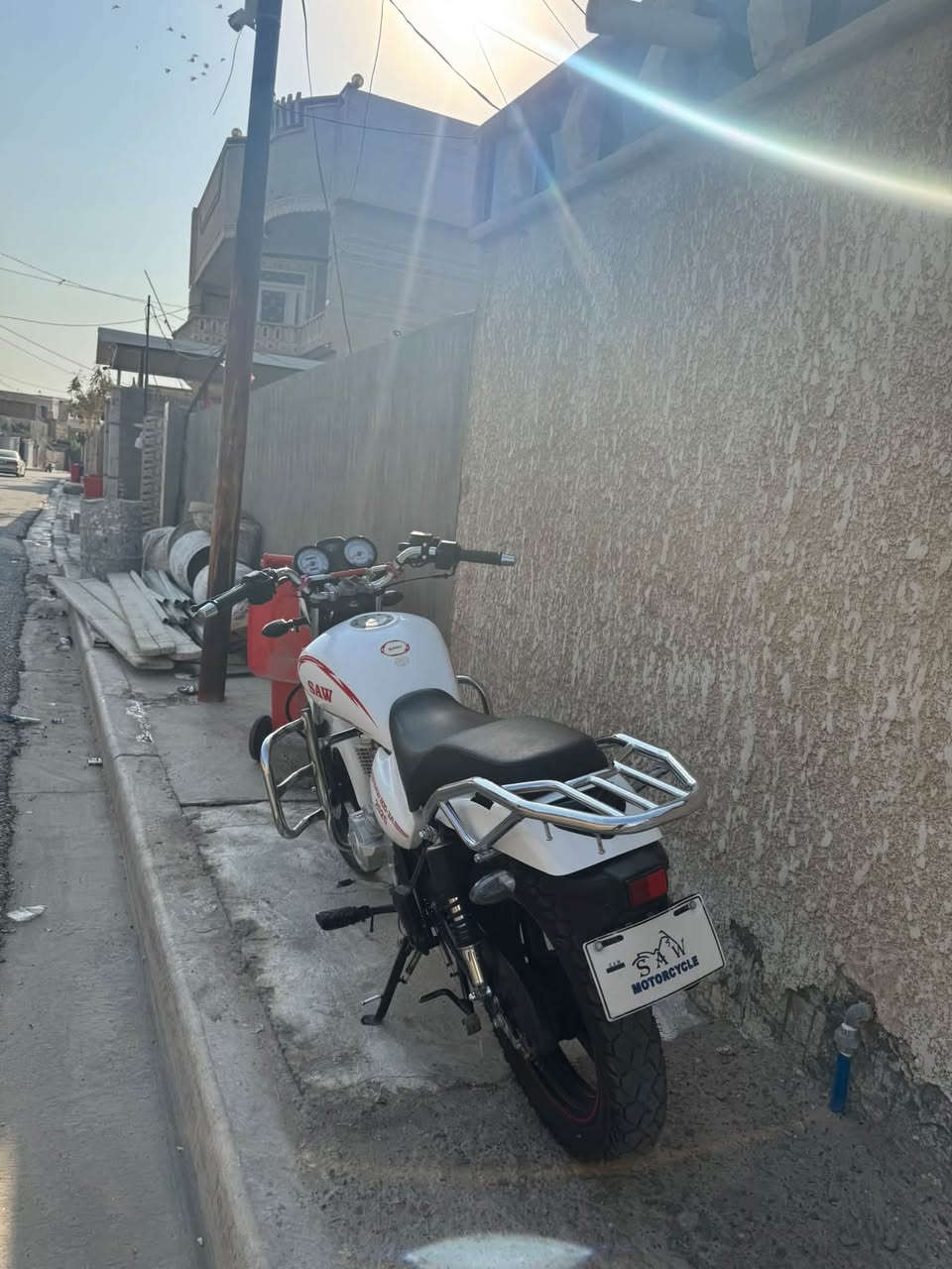 السلام عليكم 
دراجه ساو 2025 نضافه 85%
المكينه مملعوب بيها مكفوله مكفوله
فقط التانكي بس زرف بسيط 
السعر:1400 الشراي يتصل :***********
