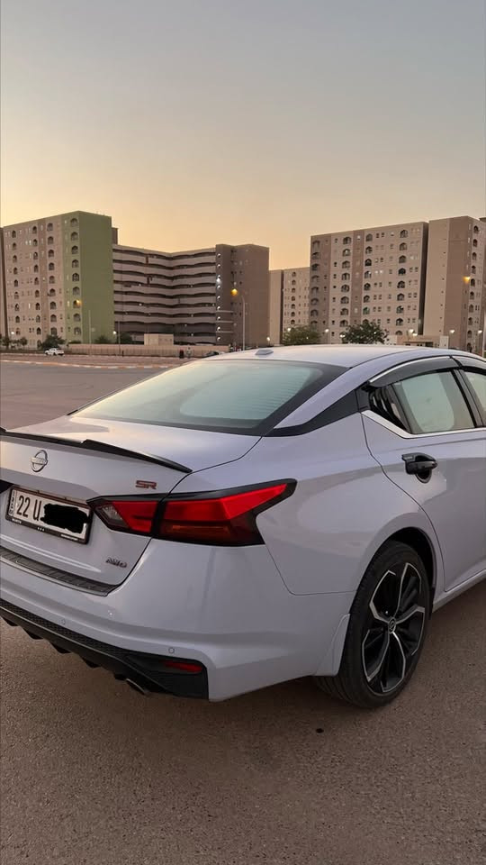 🚗 للبيع | نيسان ألتيما SR موديل 2025

سيارة SR فول مواصفات (ما عدا فتحة السقف)، نظيفة جدًا، استخدام شخصي، جاهزة للفحص.

✅ الممشى :25,000 مايل  فقط.

🔧 ملاحظة: باب واحد مبدل من الوكالة فقط، وباقي السيارة بحالة ممتازة.

المواصفات:

* الكاميرا الخلفية
* تدفئة المقاعد
* مستشعر وقوف
* شاشة
* مثبت السرعة
* مقاعد كهربائية
* نظام المفتاح الذكي
* مصابيح زينون أمامية
* Apple CarPlay
* تدفئة مقود القيادة
* رادار
* ABS
* AWD
* الضوء العالي التلقائي
* نظام تنبيه السائق
* بصمة
* مراقبة النقطة العمياء
* 8 وسائد هوائية
* مانع الانزلاق
* التشغيل عن بُعد
* نظام مانع السرقة
* حساسات ضغط الإطارات (TPMS)
* التحكم بالنزول على المنحدرات
* حساسات خلفية
* نظام SPORT الرياضي
* شفتات تبديل السرعات
* وغيرها الكثير من المواصفات.

💰 السعر: 200 ورقة، وبها مجال بسيط للطيبين.

📲 للتواصل واتساب فقط:
***********
