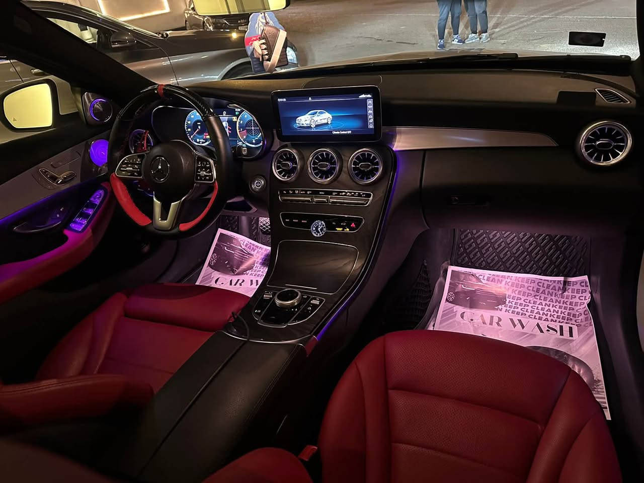 السلام عليكم
 Mercedes C300 2021 (AMG)
سلايد 
شاشة كبيره 
عدادات دجتل (٣ اشكال متغير) 
لد داخلي 64 لون 
كشنات كهرباء
تدفئة كشنات
جنطه كهرباء
كامرات 360 درجة
رادار امامي 
رادار خلفي
نقطه عمياء 
بصمه ابواب 
بصمة تشغيل
ماشيه 42 الف 
داخل جلد احمر 
الحادث صبغ قطعين جاملغ +بنيد ايرباك فقط استيرن 

للتواصل: ‭***********‬
***********
عنوان سياره المنصور
