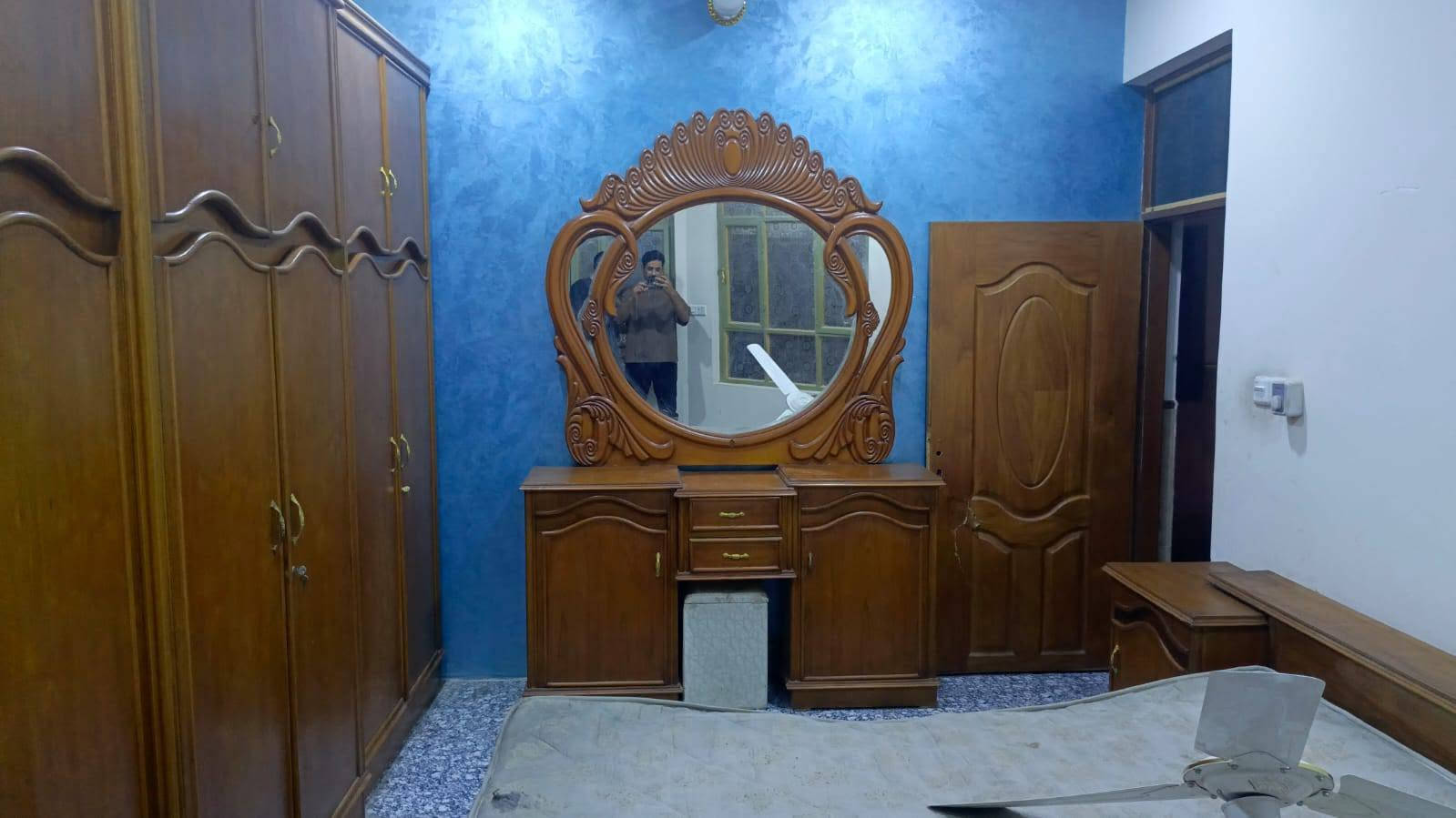 السلام عليكم غرفه عراقيه للبيع مكاني بغداد ***********
