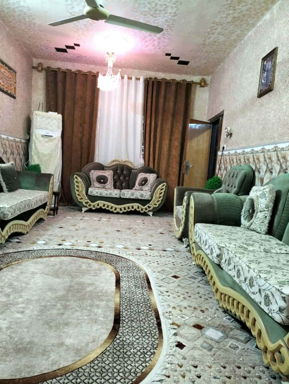 ياالله يارزاق
دار سكن ملك صرف 200م طابقين 

يتكون الدار من 4غرف نوم وهول مطبخ حار بارد 

استقبال صحيات داخل وخارجيه كراج سياره 

كوت الزهراء مقابل اعداديه لمثنى اوجامع الزهراء 

مقابل منتزه بصف لركن 

لاتصال على لارقام التالية واتساب***********

اايتصل يكله من طرف همسات العيون امانه الله
