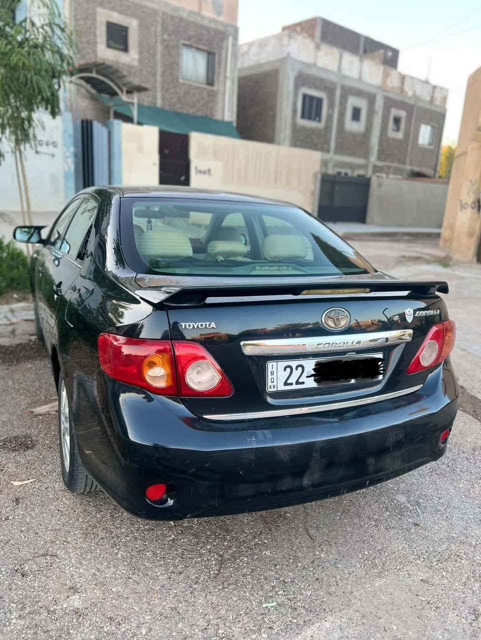 كورلا 2010 خليجي ضررها بالين وجاملت صفحة السايق صبغ بوند والسقف مقحل اعملو ستيكر مكينة 1600 كير ومكينة وتبريد شرط السيارة ما بيها اي ضربة او دواخل او شي ***********
