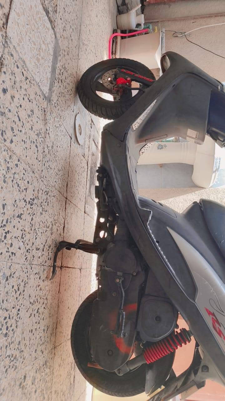 السلام عليكم دراجه ماكس عدله مفتوح ولفات صار كم شهر من طالعه حاويه مكان ناصرية مركز
رقم ***********
