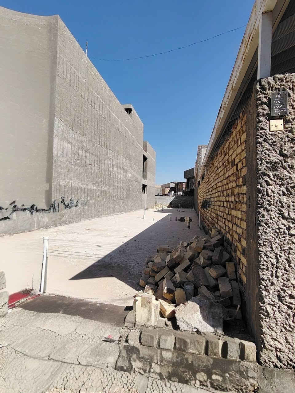 ارض للبيع طابو زراعي سند 25
المساحة 168م(6×28)
الموقع حله حي الزهراء خلف حسينيه عبدالله الرضيع
فيها رفت مؤسس فيها مجاري وماء
للاستفسار 
اتصل بالارقام التاليه 
***********
***********
موقع المكتب حله نادر الاولى الشارع الرئيسي مقابيل دائره اتصالات بابل 
مكتب علي السلطاني للعقار
سعر90
