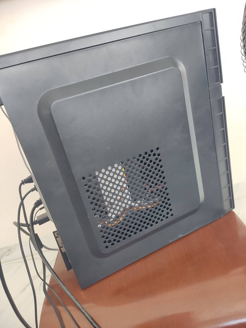 السعر 400 فقط كيس
CPU I5 9400f 

RAM 16X 1 16GB DDR4 
M. B H310m  GAGBAYTE 
GPU Rx 580 8G axle 
CASE  micro atx حجم صغير

M2 lexar NVMe g3 256 GB 
HDD 500 GB 
Windows 11
 كرت على ضغط 4k  71c
مكاني كركوك توصيل موجود  
للتواصل *********** واتساب فقط
سعر قفل 400الف
وايضا يوجد كيبورد وماوس  ٥٠الف اثنيهم مجموعه ٤٥٠ الف
كيبورد FAN60 PRO مغناطيسي يدعم سوفتوير 
ماوس ATTACK SHARK X11يدعم سوفتوير كراتين ماوس وكيبورد موجود فقط
