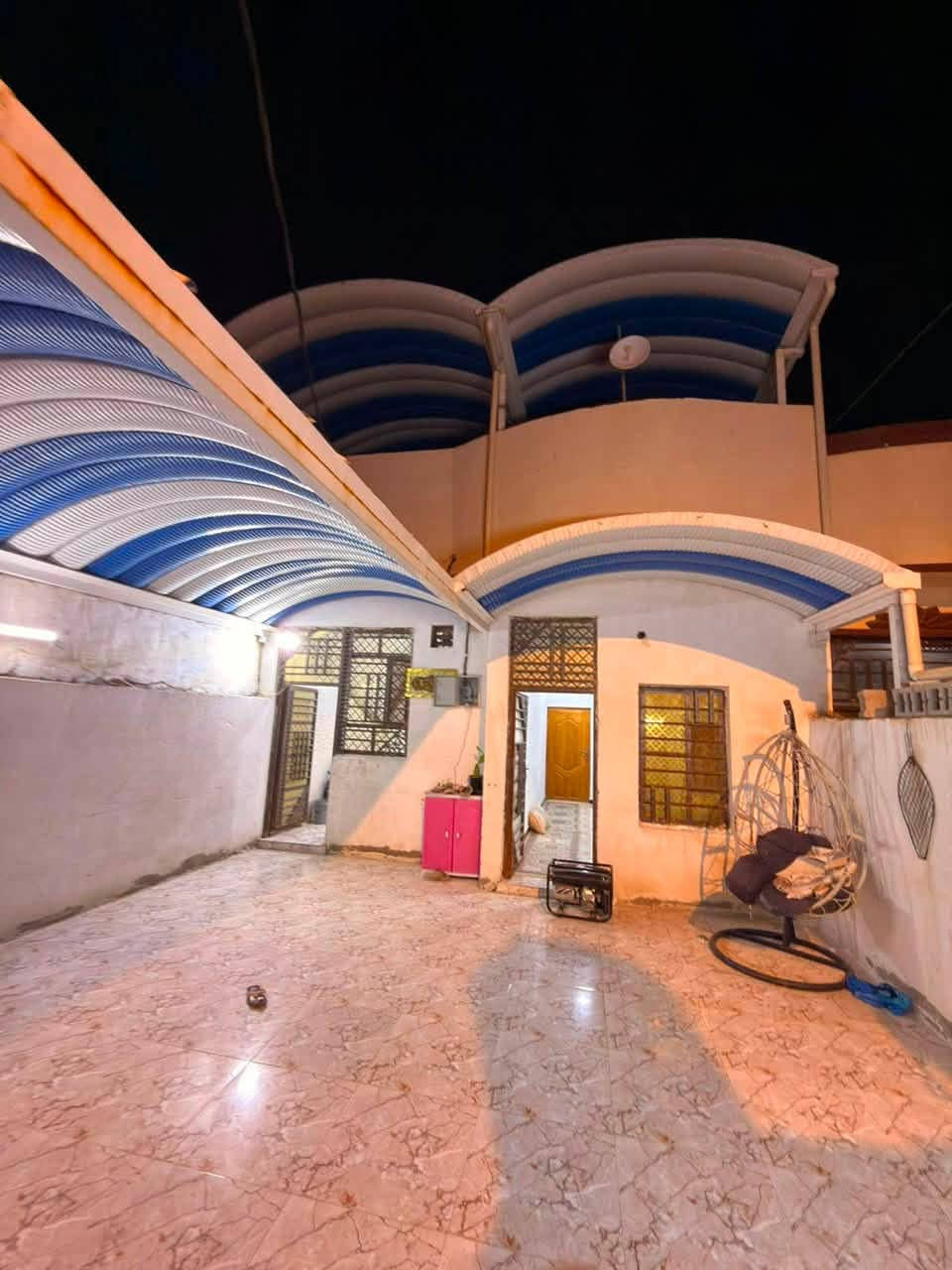 أسعد الله أوقاتكم بكل خير 🌹
***********
دار سكن للبيع 🏦
ماشاءالله بيت جاهز مرتب
بناء وشقل درجه أولى
تستلم بيتك بعد أستلام المبلغ مباشرةً

السلام عليكم متابعينا 
توفر دار سكن مميز المساحه 160 متر
على شارع 8 متر ثاني بيت عن تبليط
جميع الخدمات متوفره 
ماء كهرباء مدارس جداً قريبه عليك

محتويات البيت 
كراج واسع
دوانيه + صاله
غرف منام عدد 2
مطبخ + صحيات خارجي داخلي
سقيفه للكراج + سقيفه صطح بل كامل

العنوان ابي الخصيب طريق لوصطي قرب مدارس طيور الخصيب

نوع العقار طابو ملك صرف زراعي عراقي سند 25

سعر 75 وبي مجال للمشتري
للتواصل
