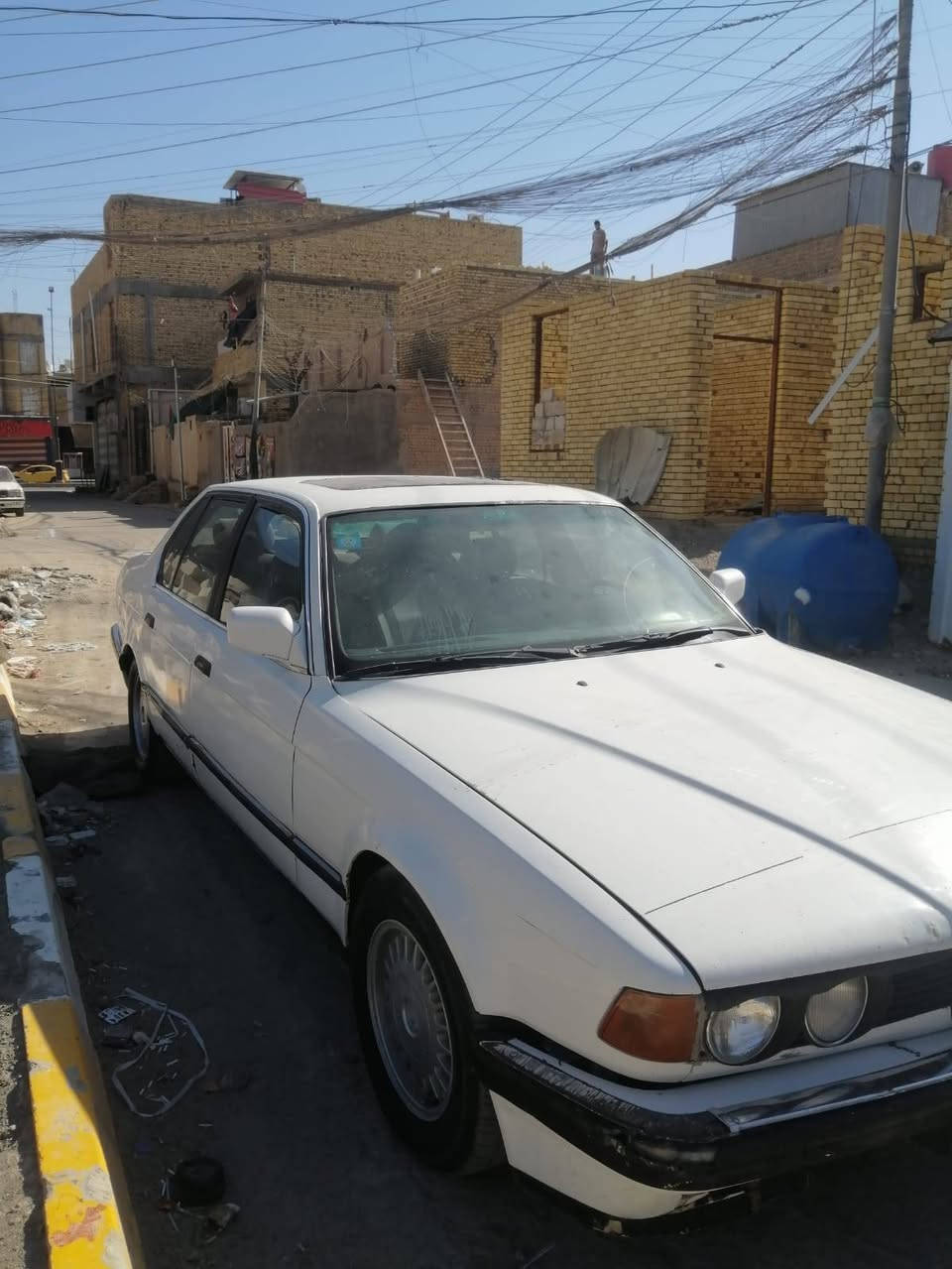 السلام عليكم bmw موديل 91 محوره 3000 مكينه وكير جدد رقم بغداد دولي هزه جديده تبريد وحدايه وتخم تاير كله جديد السعر 38 وبيها مجال *********** بيع مستعجل سياره نضيفه الشطره, ذي قار
