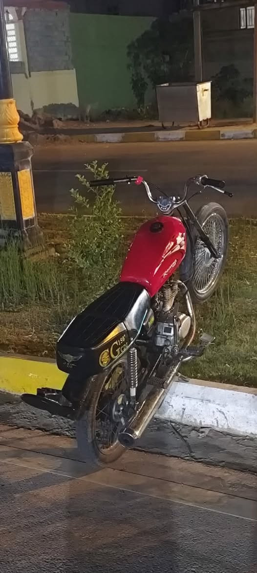 يلا سلام عليكم يابه دراجه حربيه موديل 2021 رايدها ب280 وبيها مجال للتواصل :***********f. ديالى المقدادية شهربان

نص مكتوب في الصور:
- الحيوانه للبيع