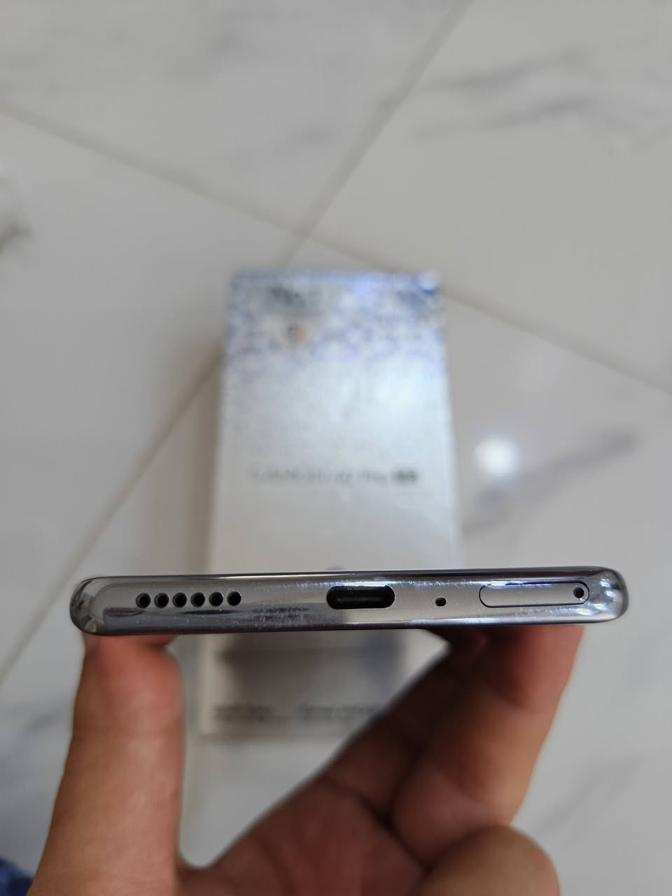 السلام عليكم...
جهاز للبيع، كامل ملحقات Tecno Camon 40 pro 5G
ذاكرة 256GB العشوائية 12GB.
بطارية 5200mAh.
شحن سريع جدا بشاحنته الأصلية 45W.
الجهاز جديد و إستخدامي الشخصي،سعر حلو كولش و باليحبه الله. 
*********** للإستفسار واتساب و على الرقم. ❤❤
