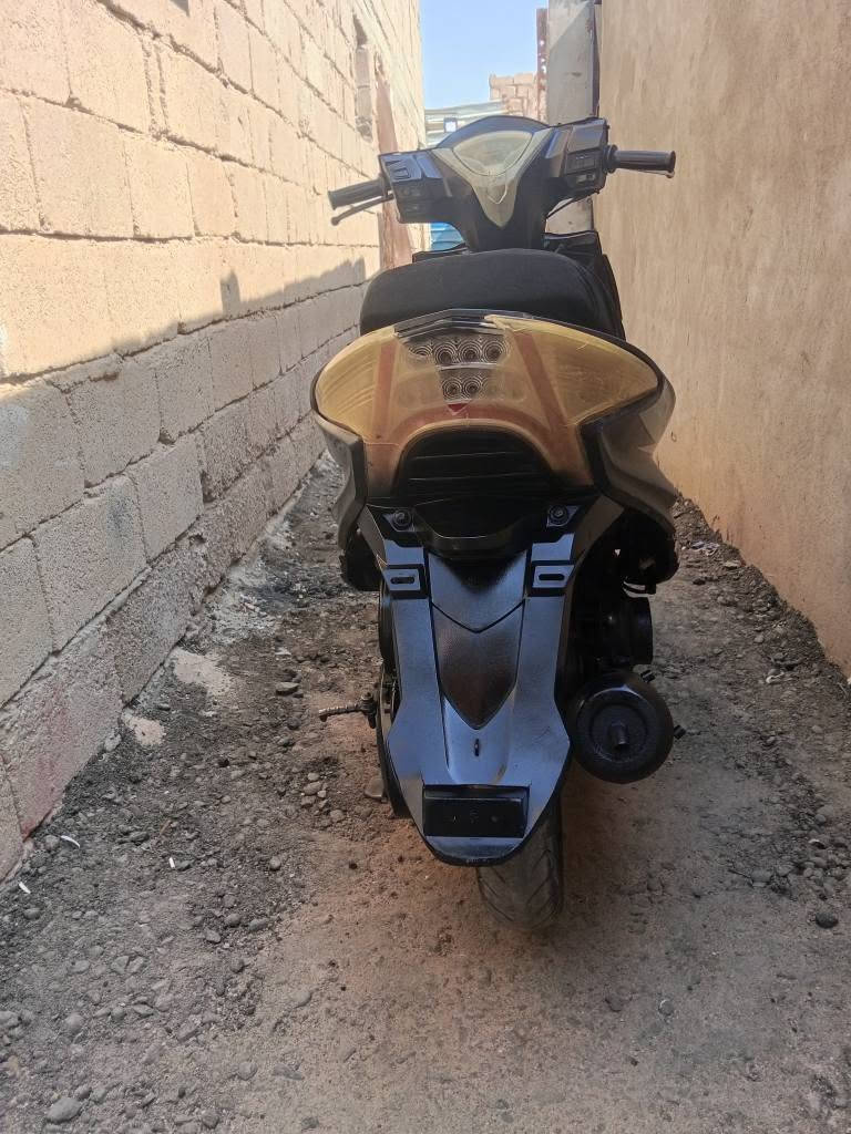 دراجه جامبو صارلها يومين من تجفتت كله اصلي  وكامله لايت عالي وناصي صطاب ورا شغال السعر 300 وبيها مجال قليل للطيبين مكاني بصره ابو الخصيب ابو الخصيب, البصرة
