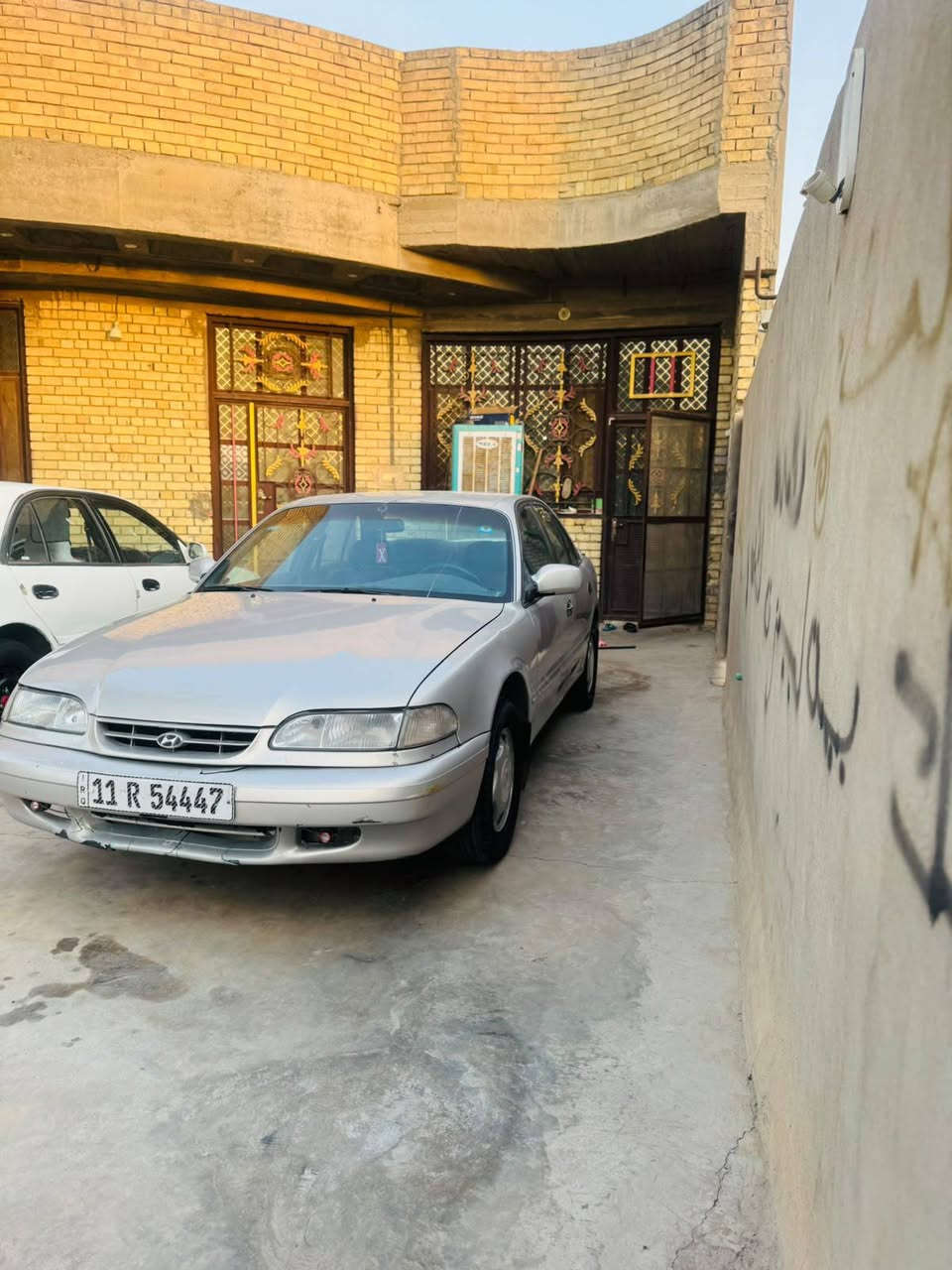 السلام عليكم سوناتا ٢ رقم بغداد دولي بسمي محرك نضيف كير اوتماتيك حداديه مضبوطه مصبوغة عام مابيها اي حادث داخل جلد أسود السعر ٤٢ مكانها بغداد *********** أو ***********
