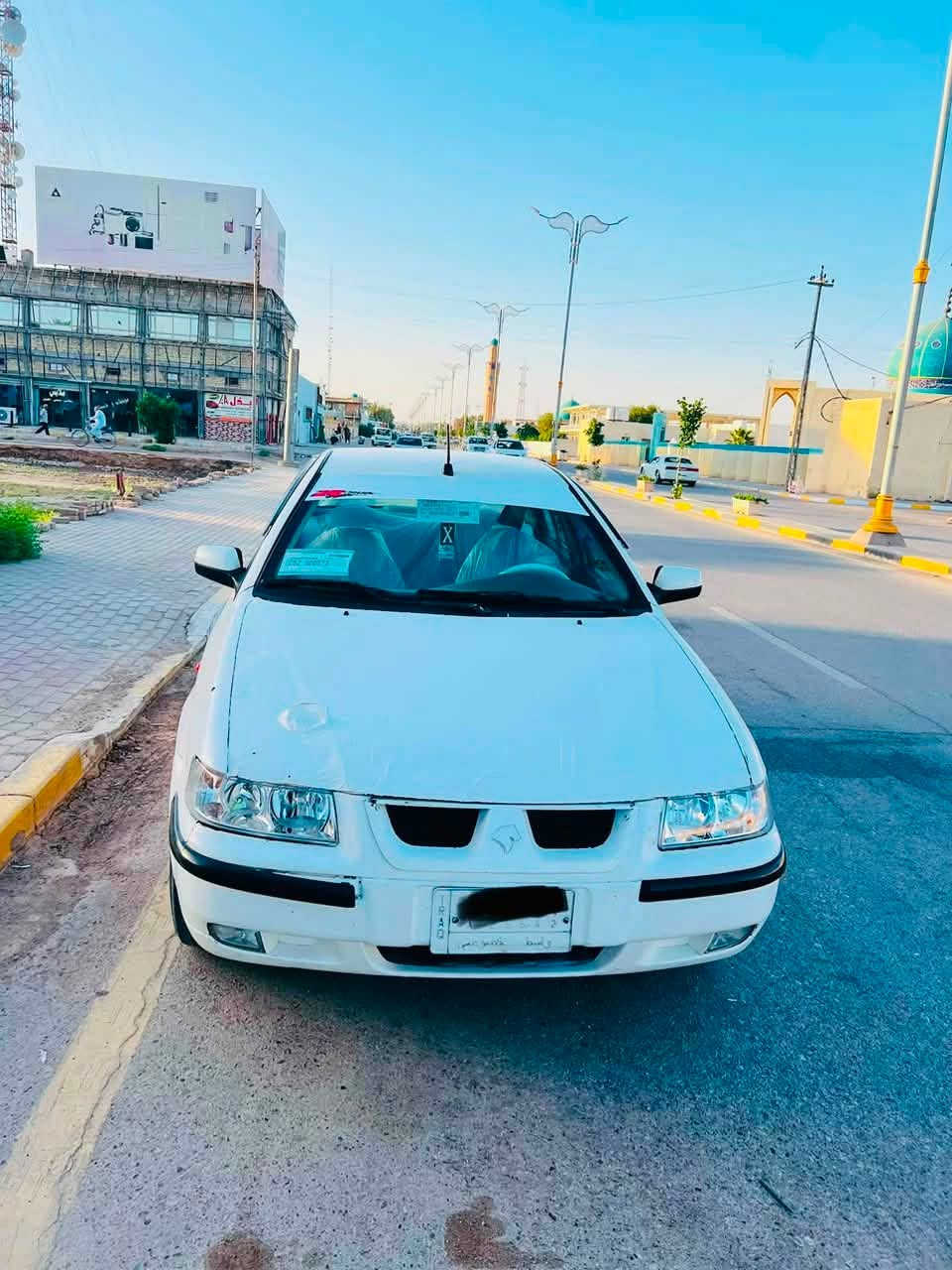 سمند 2009 محدثه هاذه الشكل نضيفه من كلشي كير او محرك خير من الله بس هذني الطخات والجاملغ الخلفي ابدل  سياره خير من الله مكاني الصويره او اتصل  على هاذه الرقم ***********
