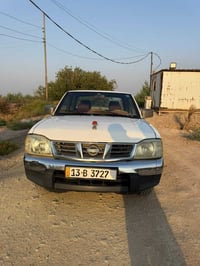 نيسان بيكم • ٢٠١١