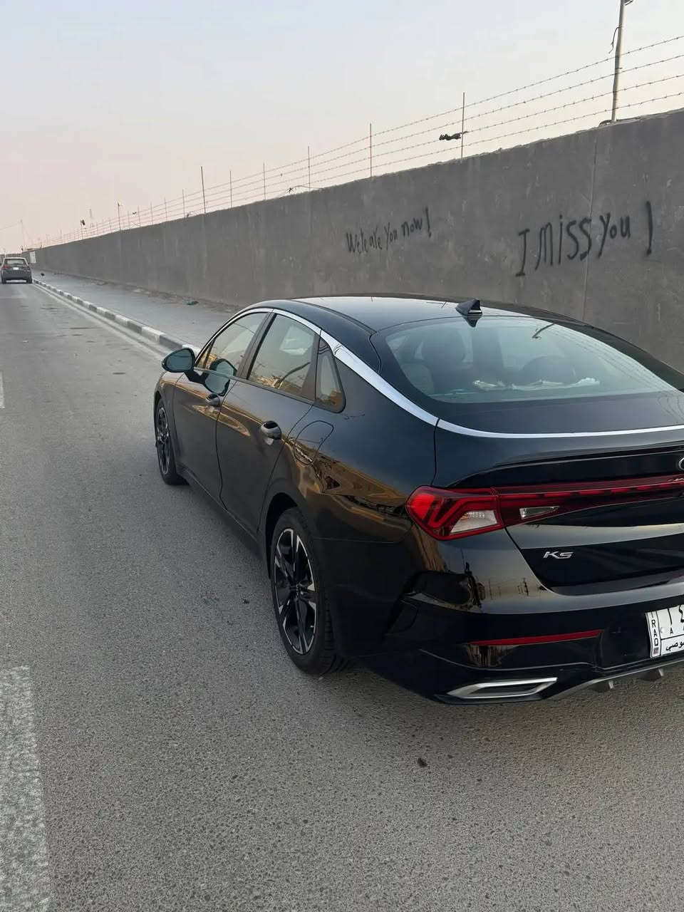 تفاصيلها
كيا فايف موديل ٢٠٢١ 

الون اسود 

الفئة جي تي لاين 

ماشية ٦٨ الف ميل 

سياره نضيفه حادثها بس بنيد بدون دواخل لا ايرباك ولا شي 

حسب ما موجود ب الصور هنا ب البصره بيها شبر ب الجاملق الامامي بارد لا مصبوغ ولا مفتوح ولا شي 

سياره نضيفه تايرات جدد 

محرك كير حداده كلهن مكفولات 

السعر ١٤٥ ورقه بيه مجال رقم *********** آسيا أثير ***********
