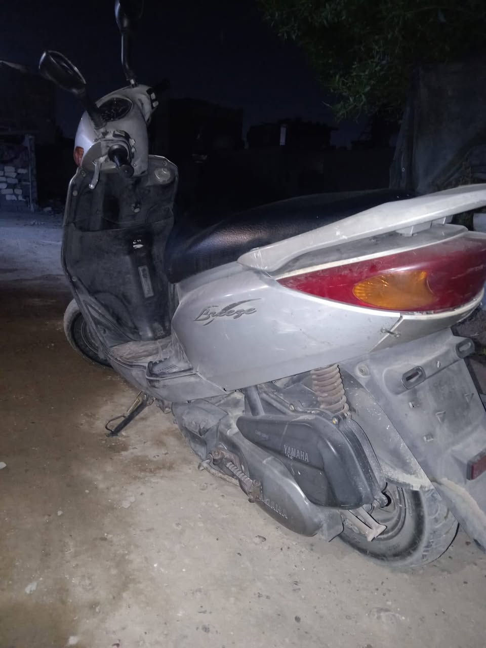 دراجه بريز للبيع
الدراجه كامله من كلشي ولا نقص بيها 
المكينه مامفتوحه ابد تجي بعينك وتشوف 
امانت الله المكينه تخبل 
الكفرات بلاديه الضفيره ما ملعوب بيها ابد الدراجه أحله من الصور امانت الله عله وضع 
الرنبه الدراجه مالت عمي يروح بيها للدوام ويجي ابد ما متعبها 
المكان بغداد الأمين الثانيه 
السعر 750 وبيها مجال حق الجيه 
الرقم ***********
واتساب

