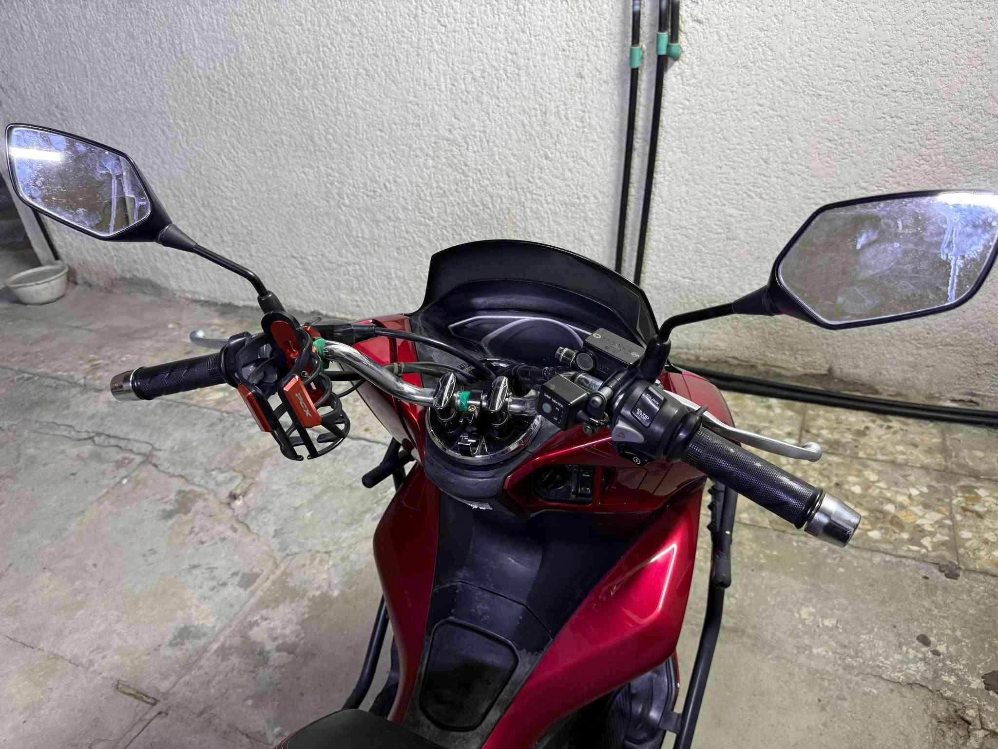 PCX • ١٥٠ • ٣٣ الف